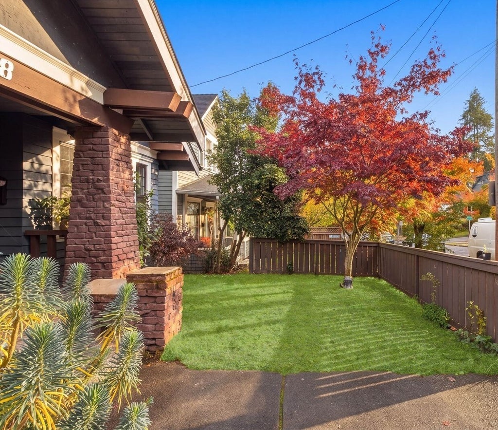 Photo of 38 Florentia Street, Seattle, WA 98109 (MLS # 2598335)