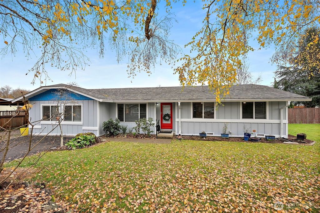 Photo of 1117 17th Street SW, Puyallup, WA 98371 (MLS # 2462979)