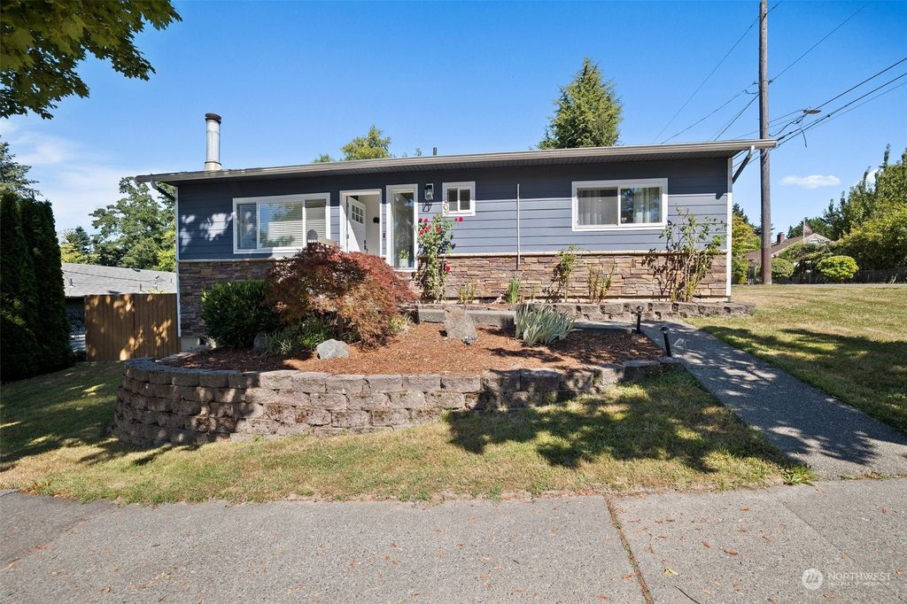 Photo of 7222 16th Avenue SW, Seattle, WA 98106 (MLS # 2144831)
