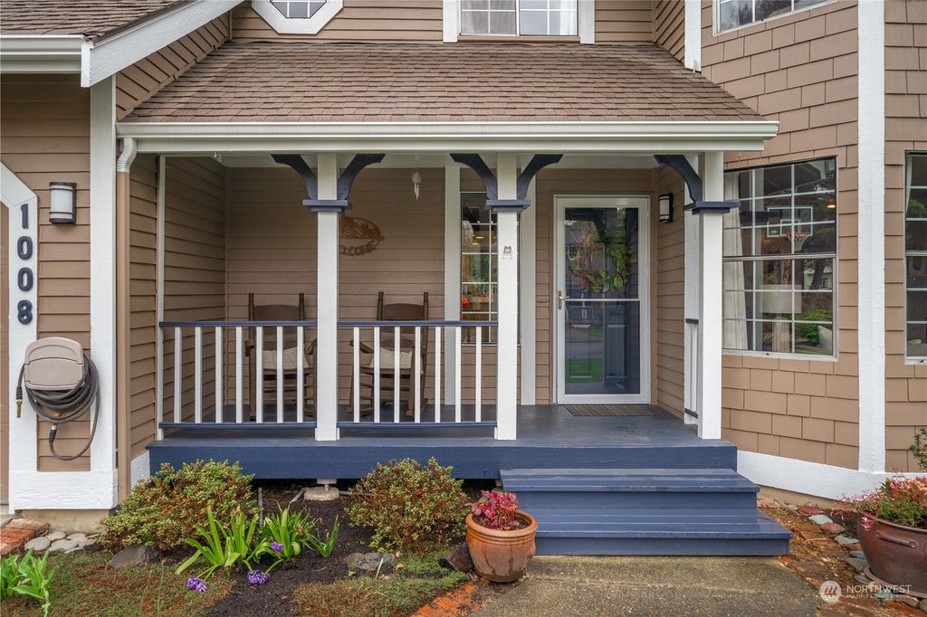 Photo of 1008 SW 314th Place, Federal Way, WA 98023 (MLS # 2215337)