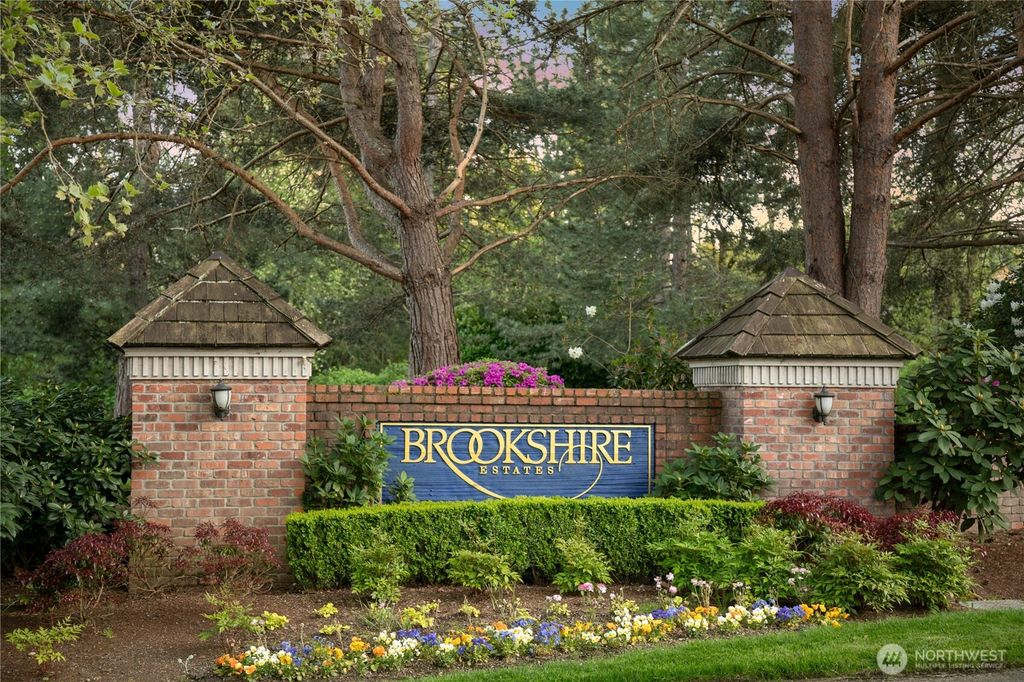 Photo of 23836 SE 47th Place, Sammamish, WA 98029 (MLS # 2369809)