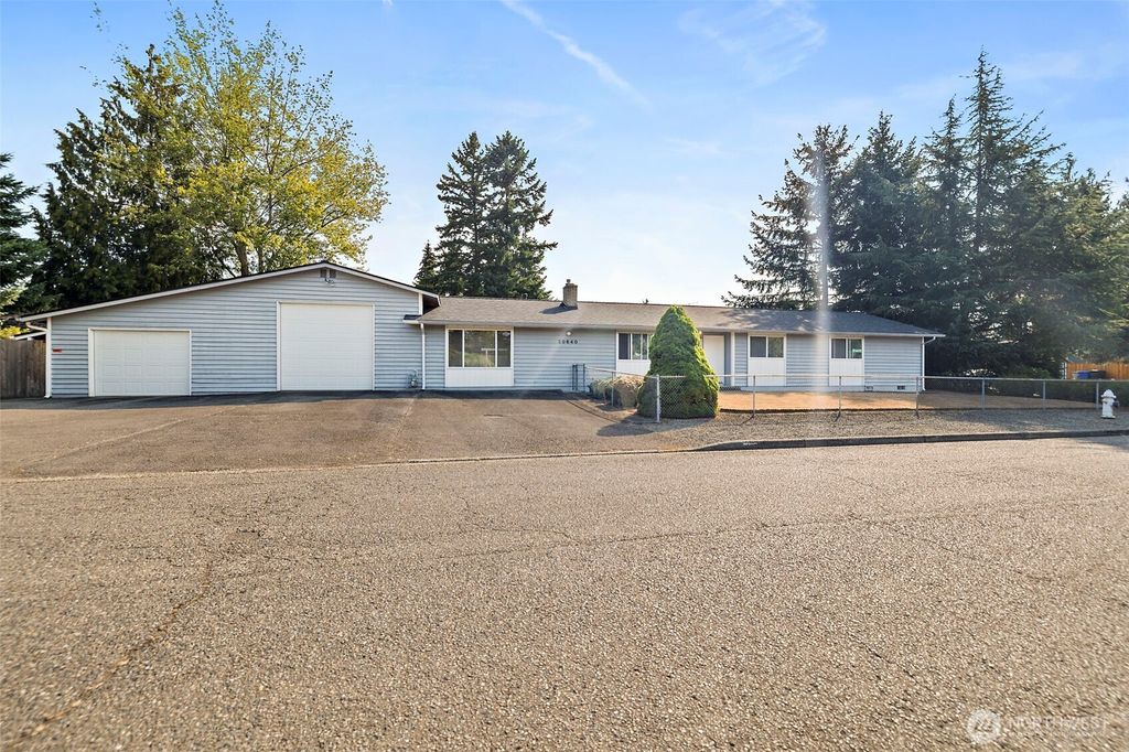 Photo of 20640 130th Avenue SE, Kent, WA 98031 (MLS # 2423879)