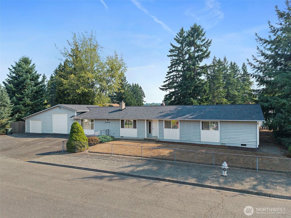 Photo of 20640 130th Avenue SE, Kent, WA 98031 (MLS # 2423879)