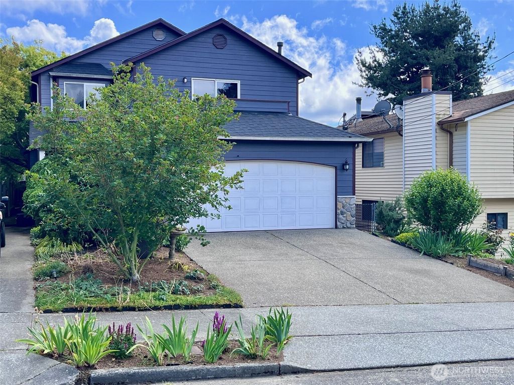 Photo of 311 NW 42nd Street, Seattle, WA 98107 (MLS # 2386238)