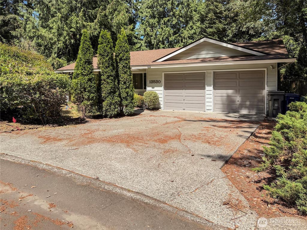 Photo of 13530 NE 78th Street, Redmond, WA 98052 (MLS # 2546883)