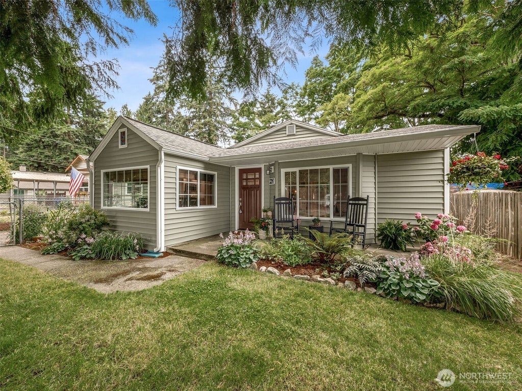 Photo of 13247 4th Avenue S, Burien, WA 98168 (MLS # 2552142)