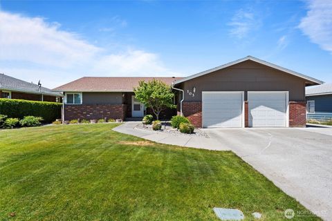 Photo of 103 Crest Drive, Ephrata, WA 98823 (MLS # 2404365)