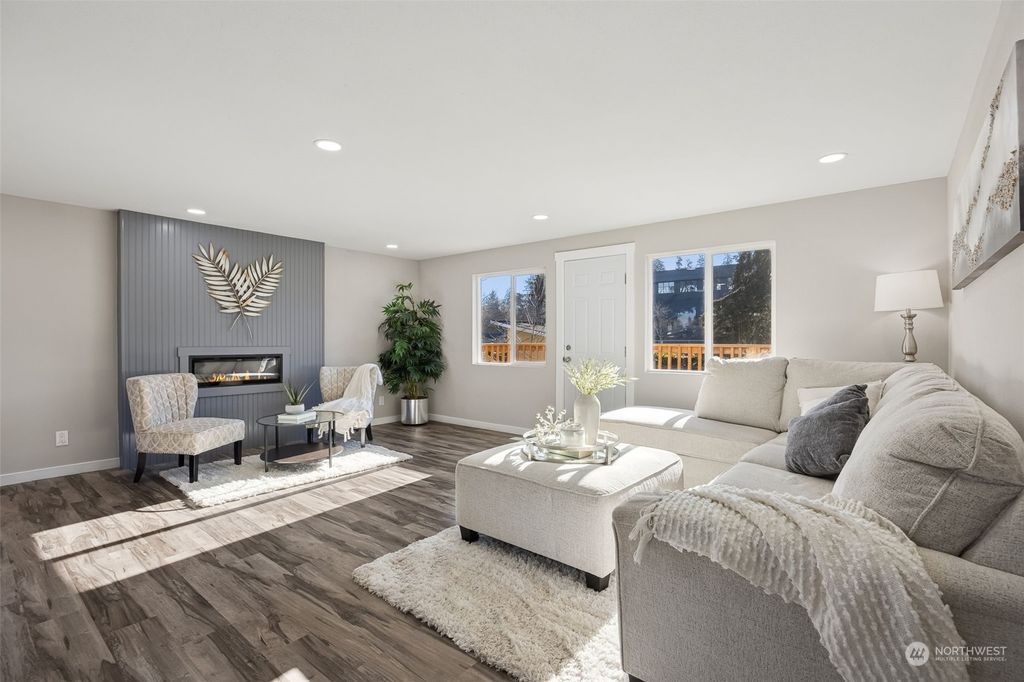 Photo of 603 S 305th Street, Federal Way, WA 98003 (MLS # 2326870)