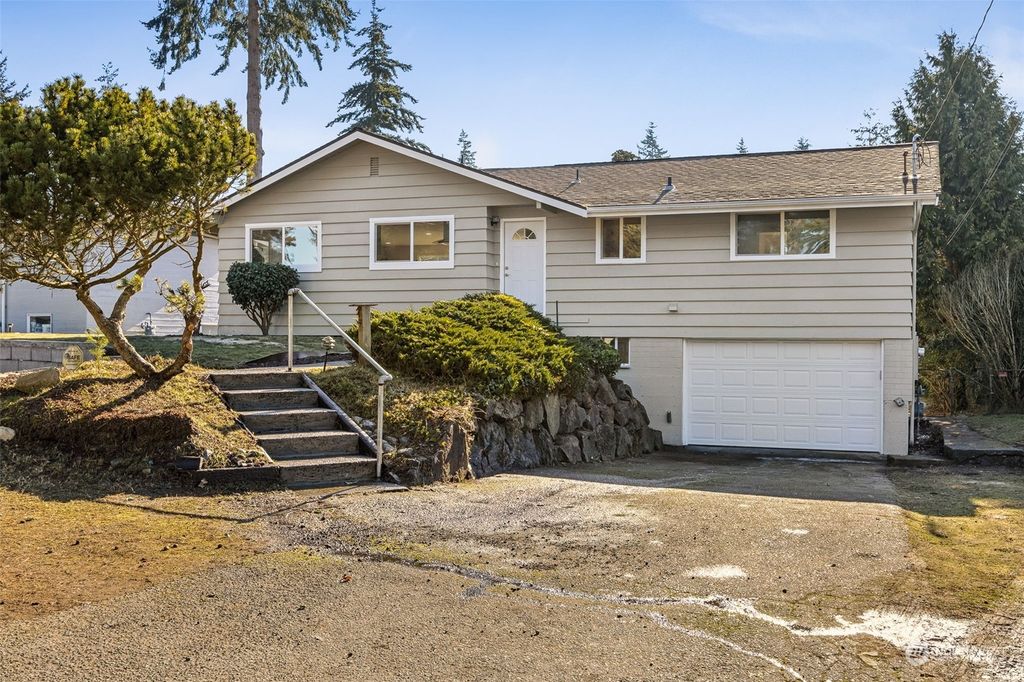 Photo of 603 S 305th Street, Federal Way, WA 98003 (MLS # 2326870)