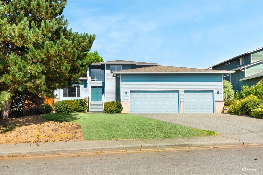 Photo of 7707 77th Avenue NE, Marysville, WA 98270 (MLS # 1980613)