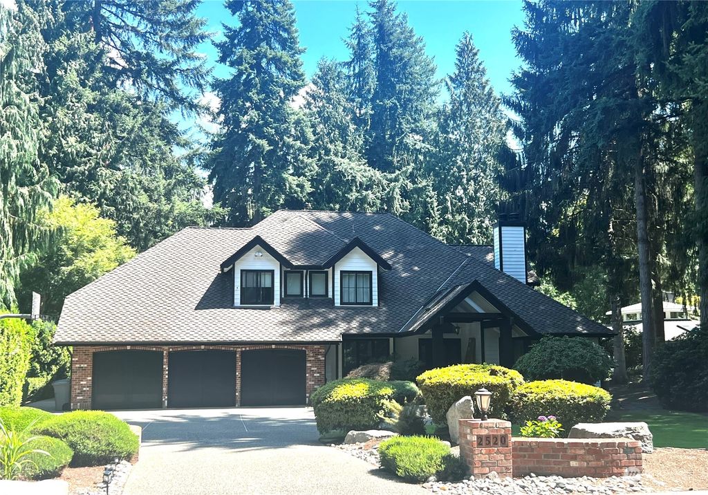 Photo of 2520 Sahalee Drive W, Sammamish, WA 98074 (MLS # 2144423)