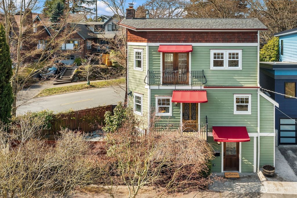 Photo of 400 W McGraw Place, Seattle, WA 98119 (MLS # 2044789)