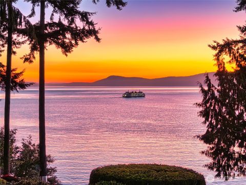 Photo of 4002 Oakes Avenue, Anacortes, WA 98221 (MLS # 2438337)
