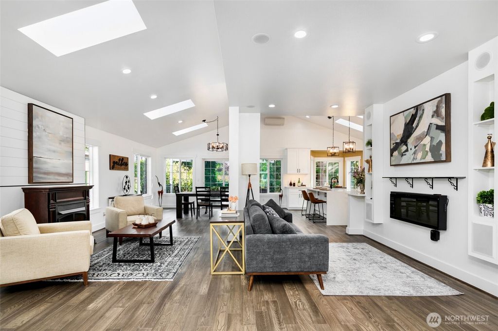 Photo of 4902 241st Street SW, Lake Forest Park, WA 98043 (MLS # 2444467)