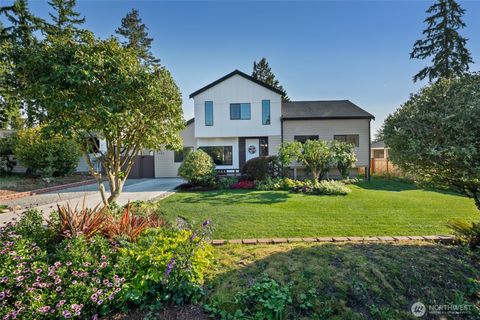 4902 241st Street SW Lake Forest Park WA 98043