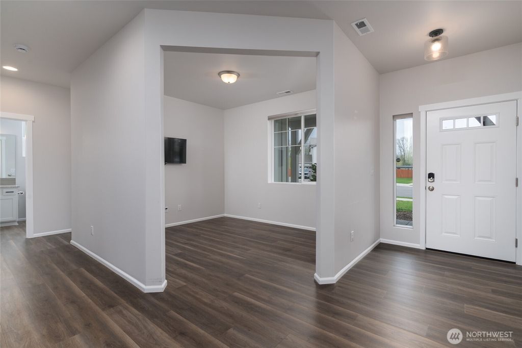 Photo of 512 Wellington Place, Sedro Woolley, WA 98284 (MLS # 2506739)