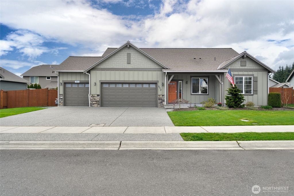 Photo of 512 Wellington Place, Sedro Woolley, WA 98284 (MLS # 2506739)