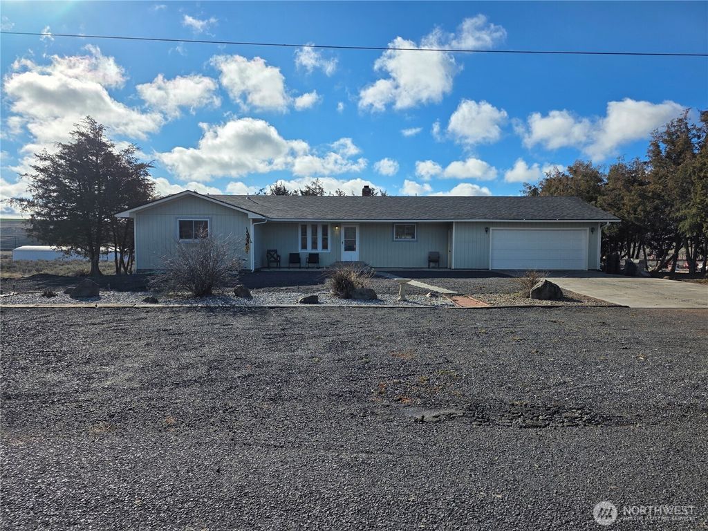 Photo of 816 E 3rd Avenue, Lind, WA 99341 (MLS # 2482007)