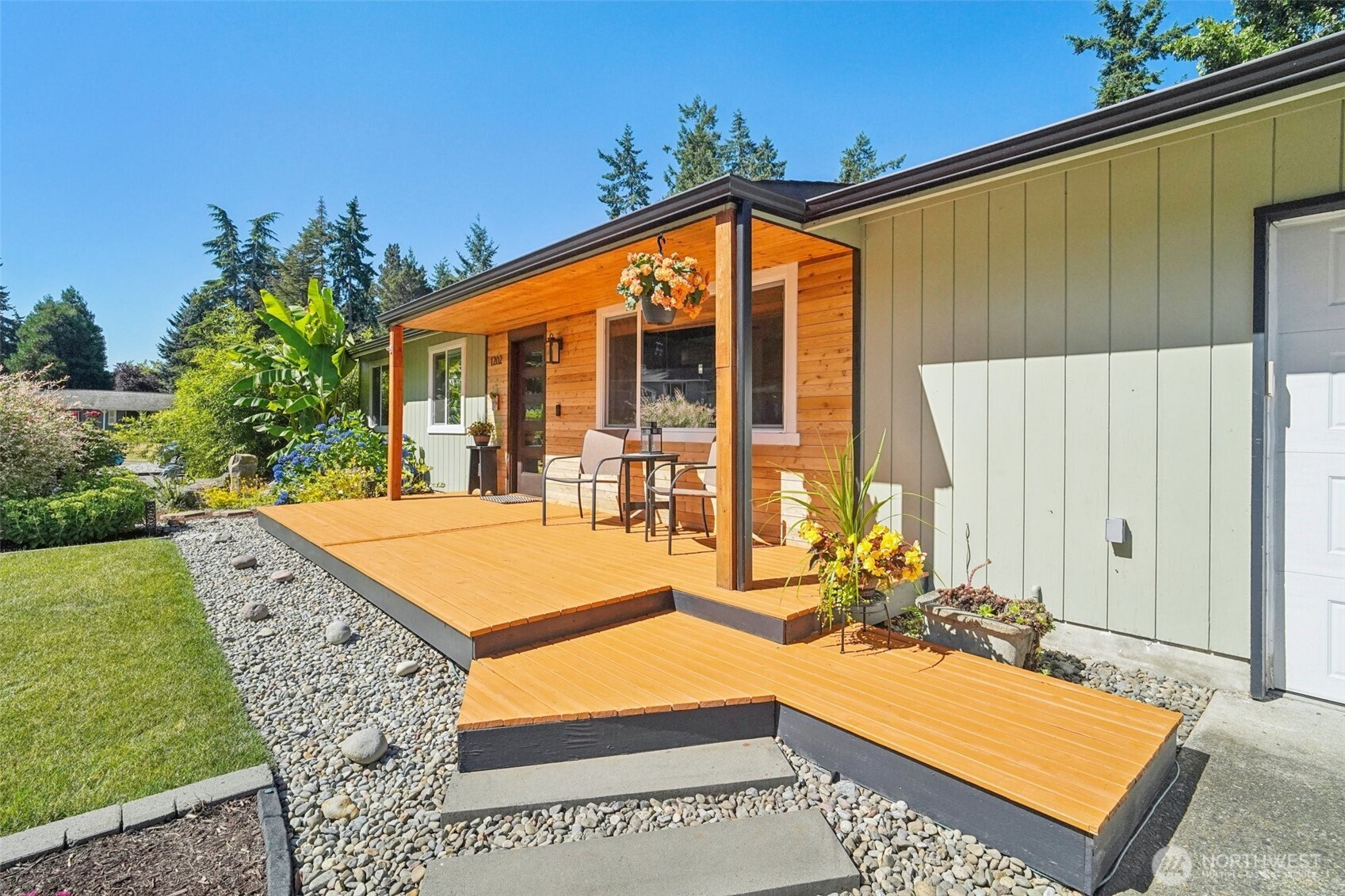 1202 Eleanor Court
