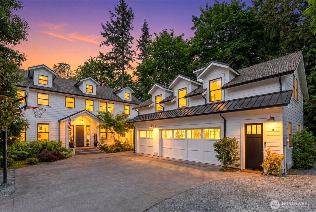 Photo of 1723 N 128th Street, Seattle, WA 98133 (MLS # 2519118)