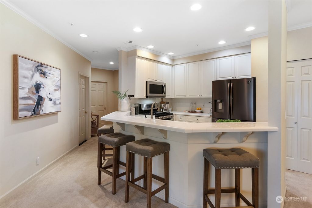 Photo of 615 6th Street #210, Kirkland, WA 98033 (MLS # 2238911)