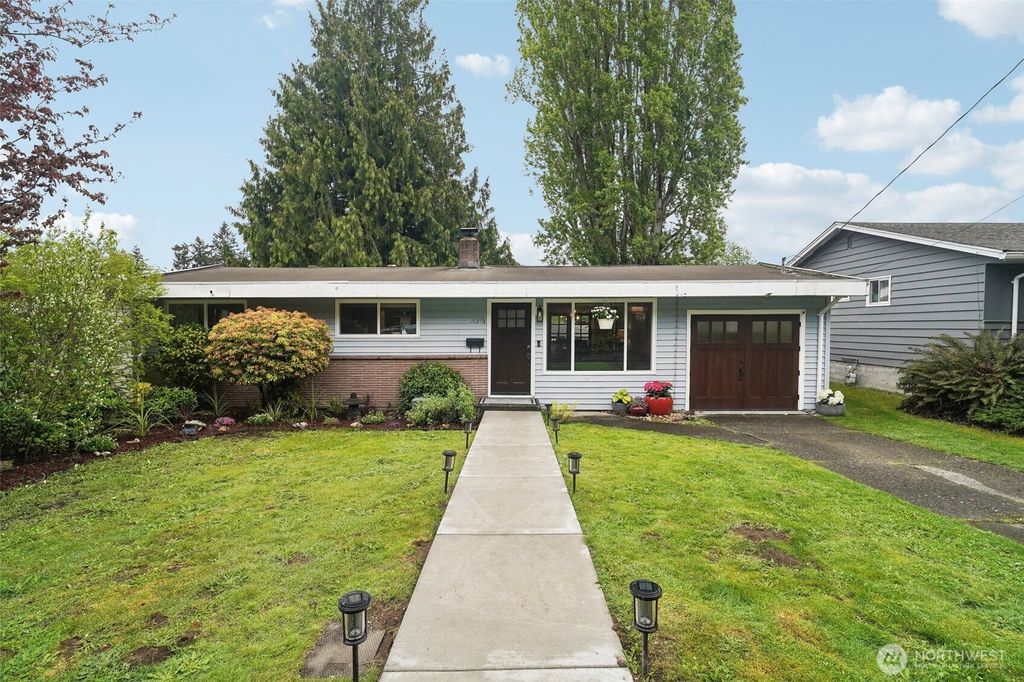 Photo of 11316 34th Avenue SW, Seattle, WA 98146 (MLS # 2366200)