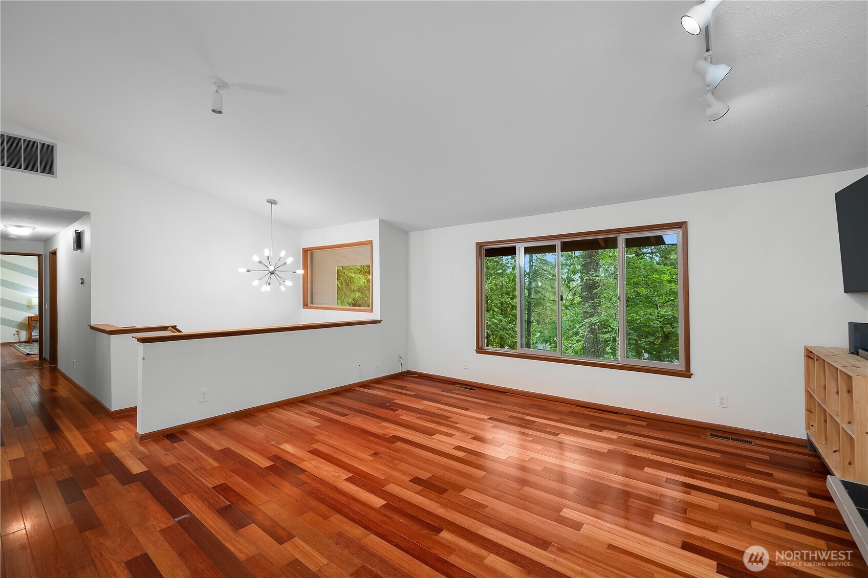 2139 Lakemoor