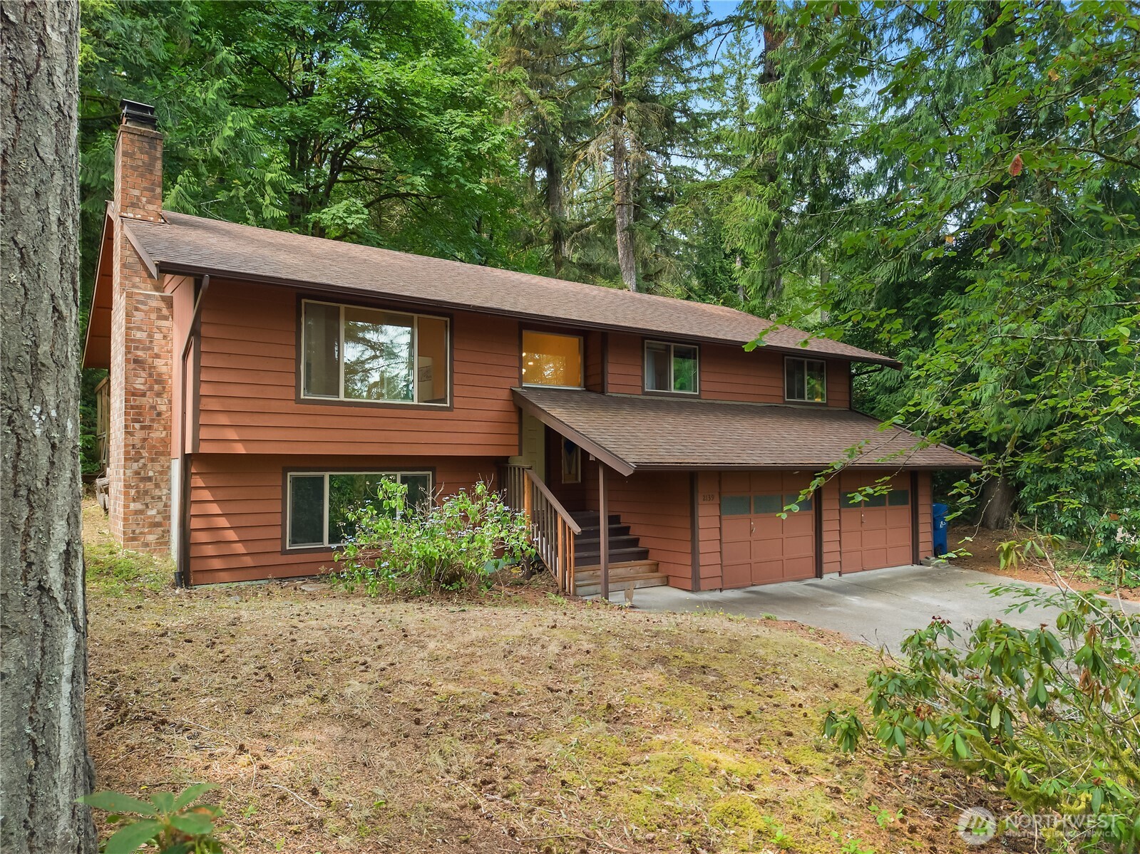 2139 Lakemoor