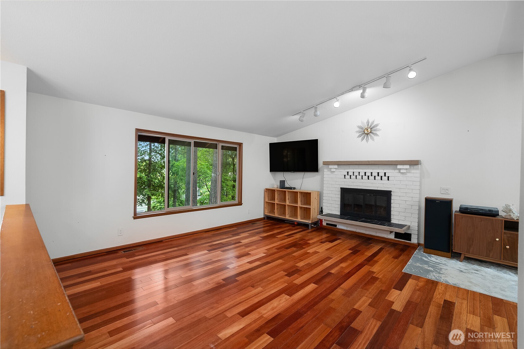 2139 Lakemoor