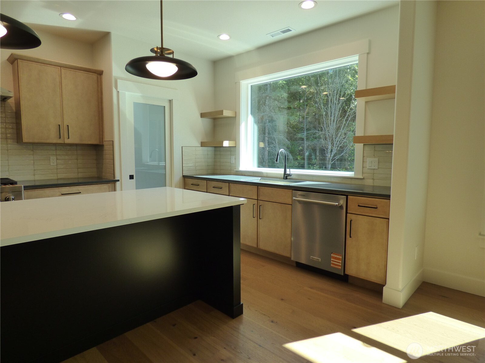 6629 Shadow Creek Lane NE