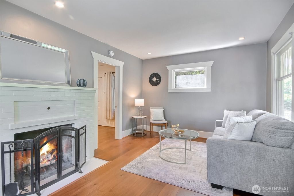 Photo of 5618 35th Avenue SW, Seattle, WA 98126 (MLS # 2404492)