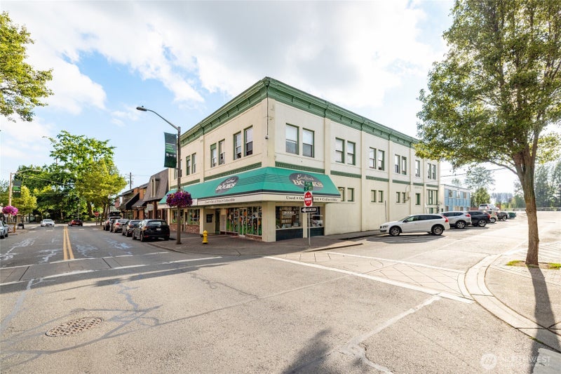 701 S 1st Street
