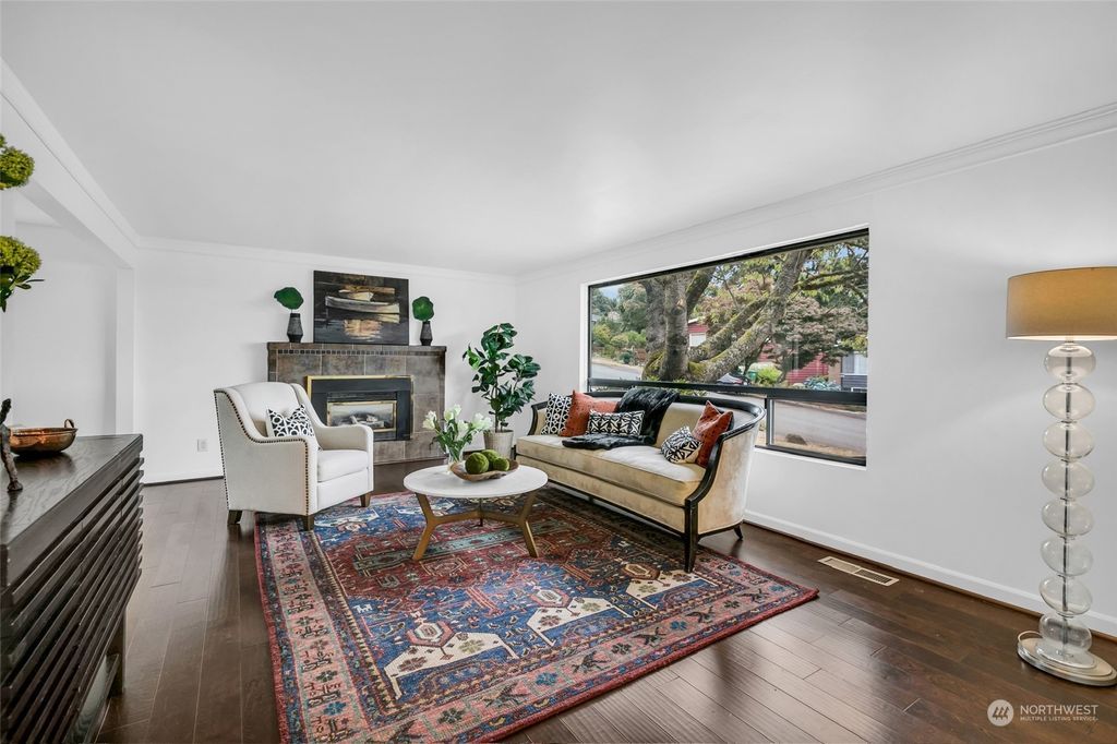 Photo of 150 NE 165th Street, Shoreline, WA 98155 (MLS # 2131159)