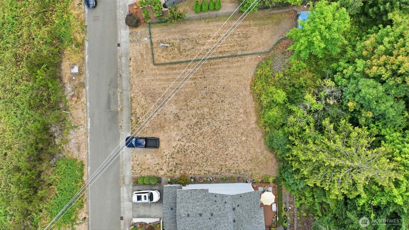 1633 & 1637 Sound Ridge Drive