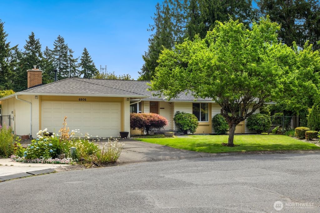 Photo of 6906 149th Avenue NE, Redmond, WA 98052 (MLS # 2515736)