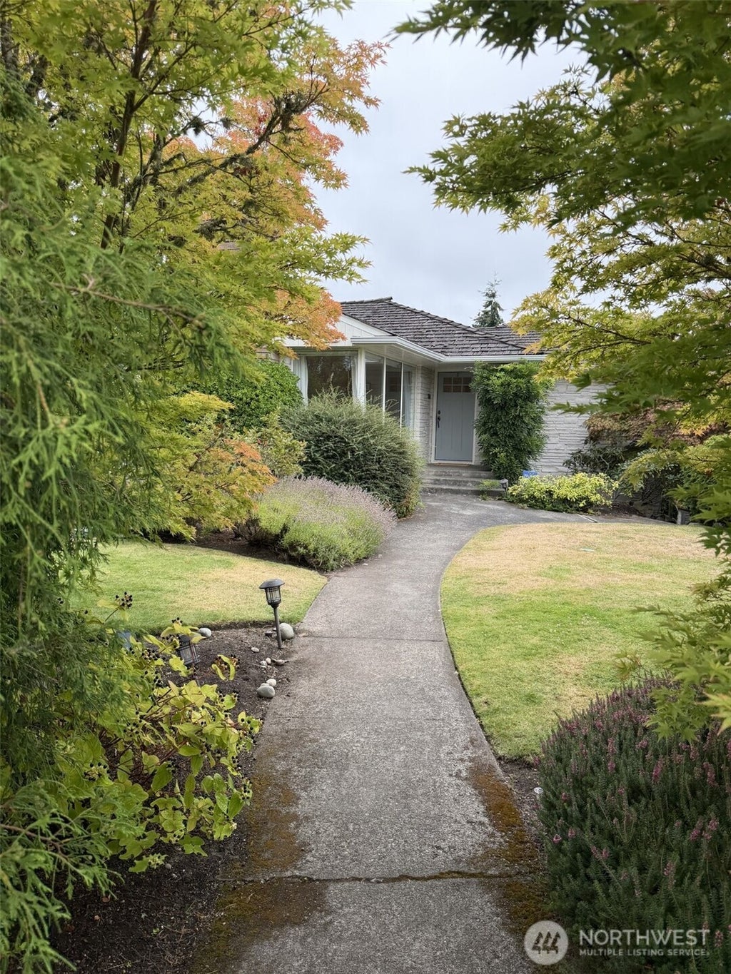 Photo of 2652 37th Avenue W, Seattle, WA 98199 (MLS # 2567435)