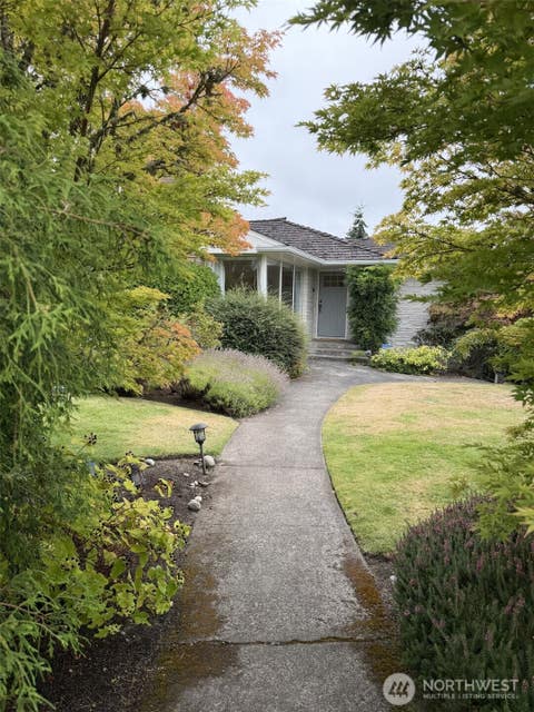 Photo of 2652 37th Avenue W, Seattle, WA 98199 (MLS # 2567435)