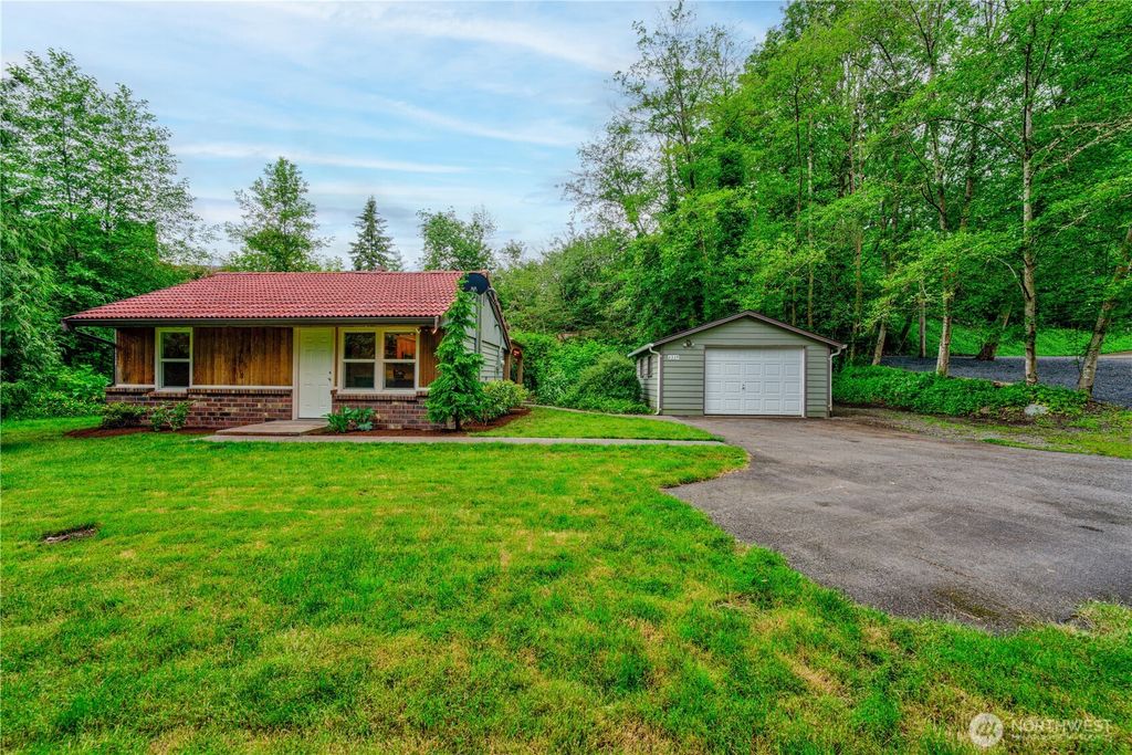 Photo of 6229 202nd Street NE, Kenmore, WA 98028 (MLS # 2413858)