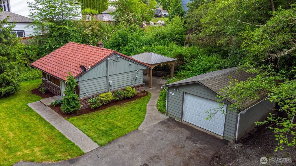 Photo of 6229 202nd Street NE, Kenmore, WA 98028 (MLS # 2413858)