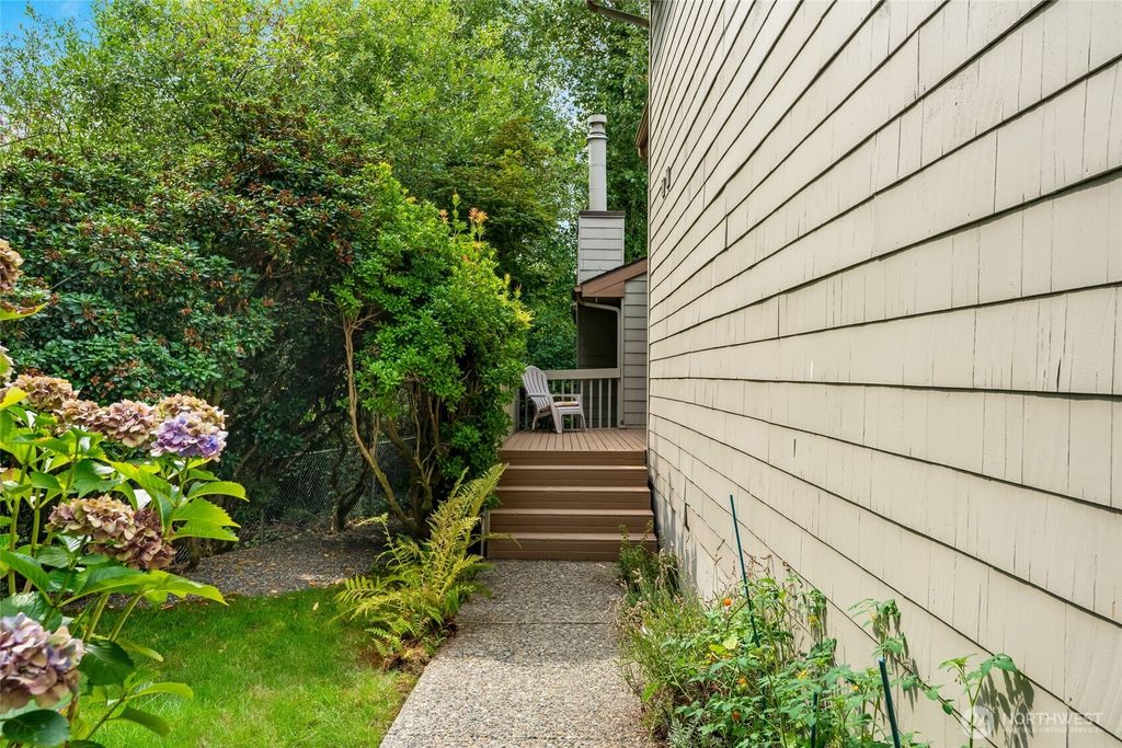 Photo of 107 143rd Avenue SE, Bellevue, WA 98007 (MLS # 2427302)