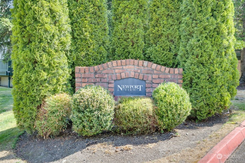 Photo of 4250 129th Place SE #10, Bellevue, WA 98006 (MLS # 2275739)