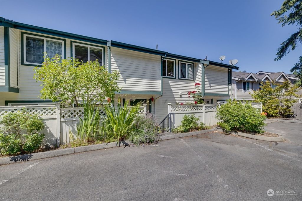 Photo of 4250 129th Place SE #10, Bellevue, WA 98006 (MLS # 2275739)