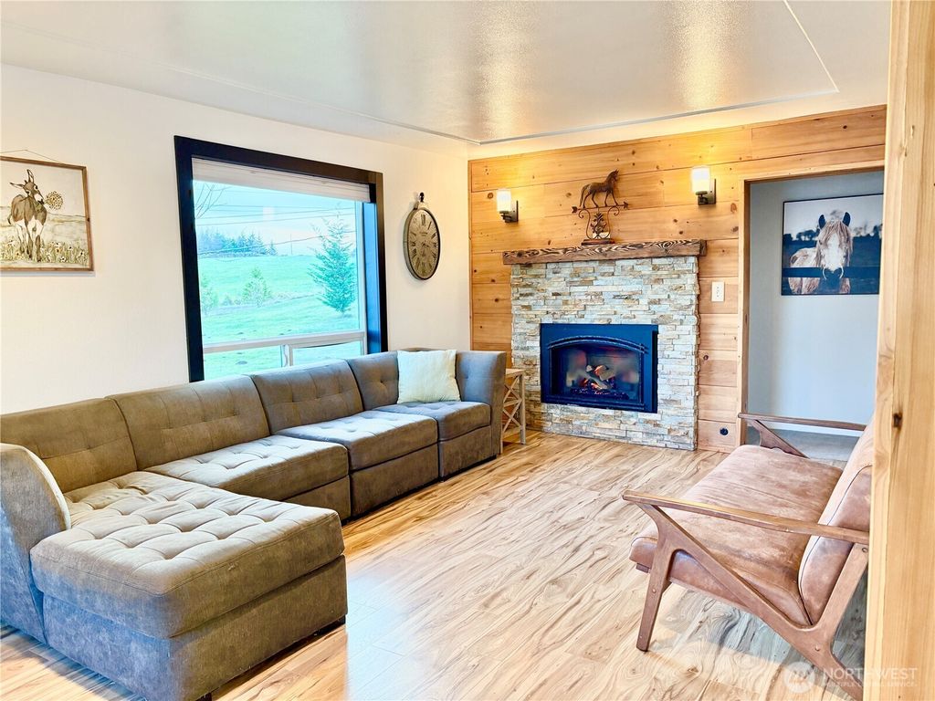 Photo of 2452 Aldergrove Road, Ferndale, WA 98248 (MLS # 2458034)