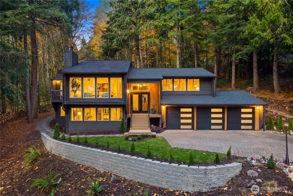 Photo of 25510 SE 159th Street, Issaquah, WA 98027 (MLS # 2591726)