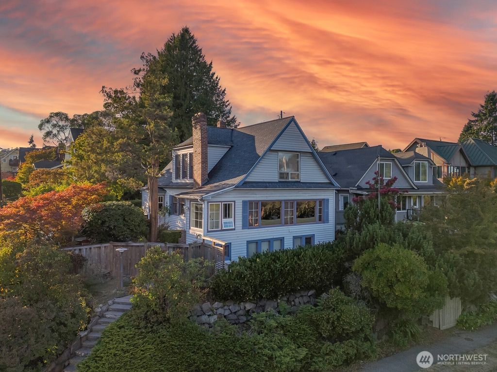 Photo of 932 N 70th Street, Seattle, WA 98103 (MLS # 2478993)