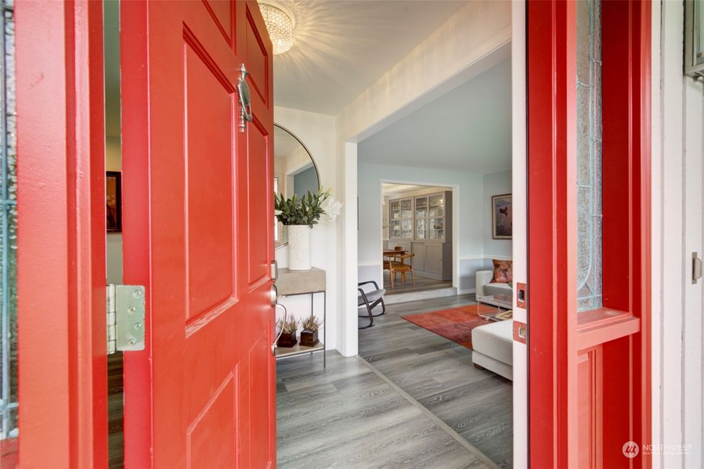 Photo of 25915 SE 37th Way, Sammamish, WA 98029 (MLS # 2212416)