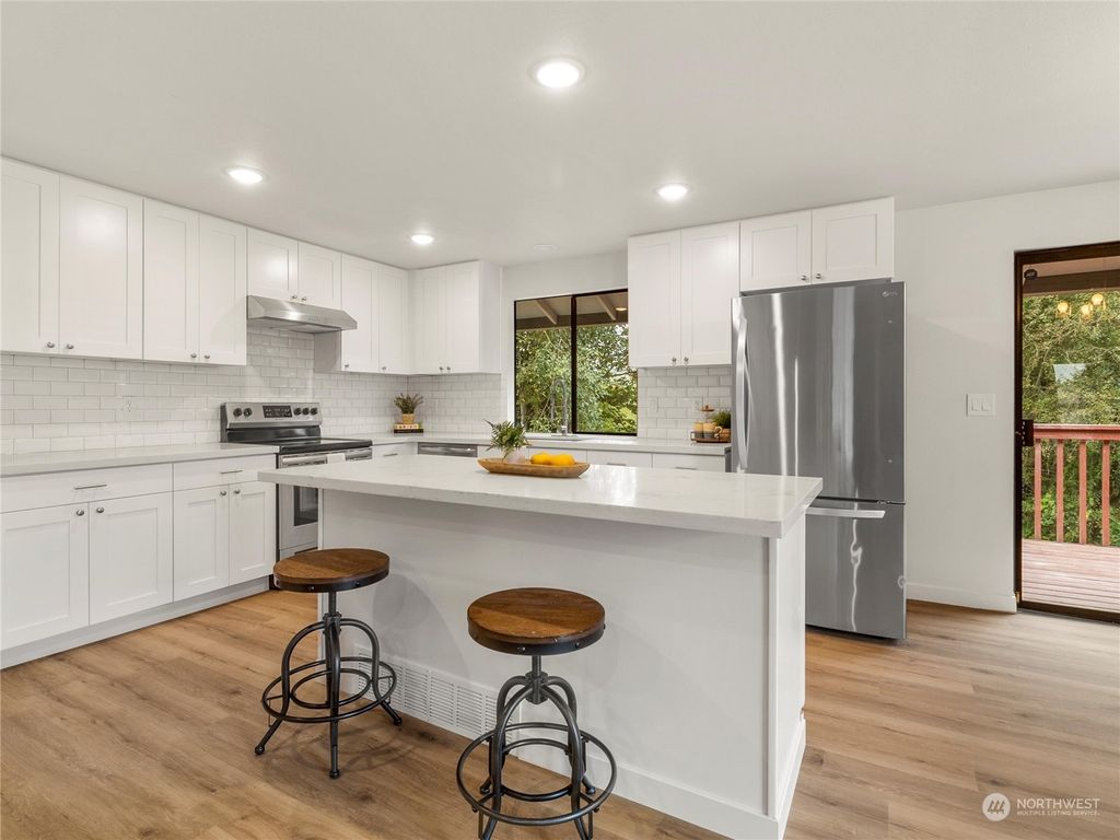 Photo of 32801 43rd Place SW, Federal Way, WA 98023 (MLS # 2264500)