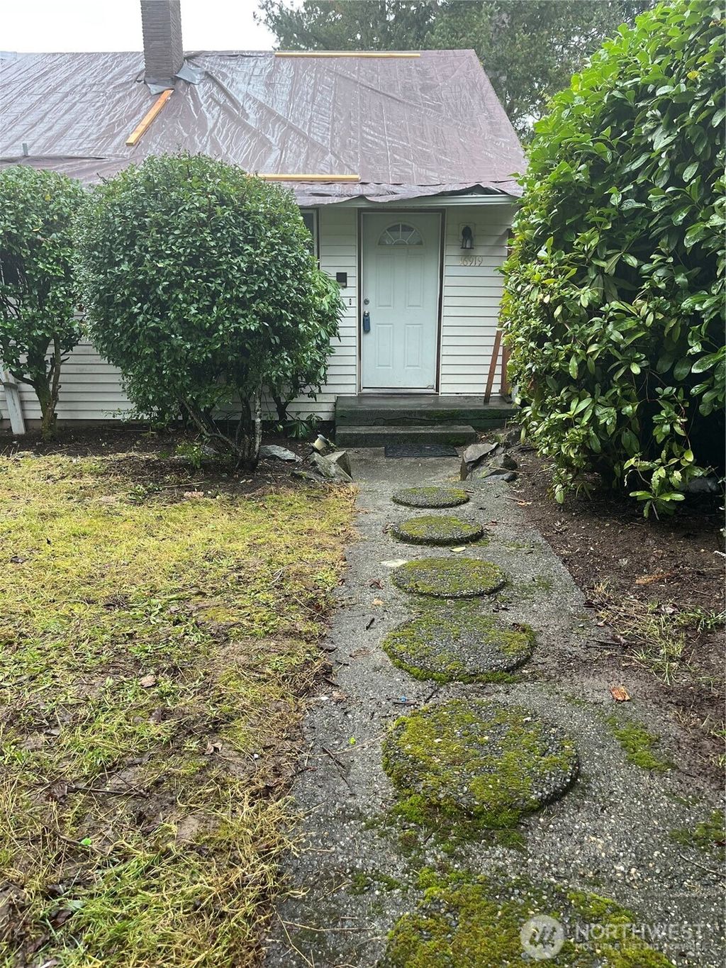 Photo of 16919 12th Place NE, Shoreline, WA 98511 (MLS # 2474991)