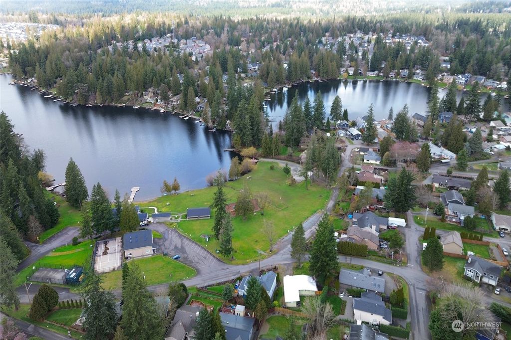 Photo of 22052 SE 271st Place, Maple Valley, WA 98038 (MLS # 2206592)