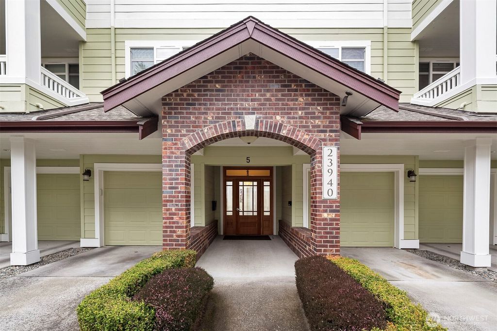 Photo of 23940 NE 115th Lane #202, Redmond, WA 98053 (MLS # 2484391)